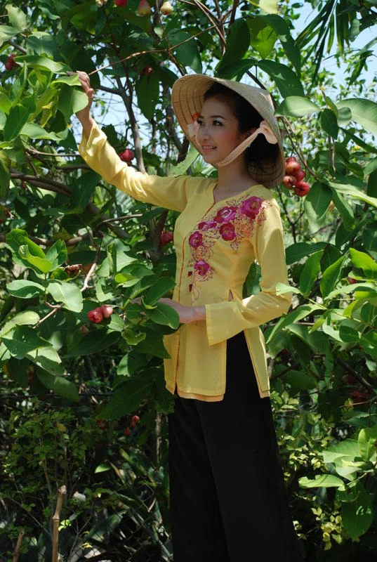 Người đẹp xứ Dừa Kiều Trang khoe sắc cùng áo bà ba ảnh 4 Người đẹp xứ Dừa Kiều Trang khoe sắc cùng áo bà ba ảnh 4