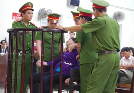 Trực tiếp phiên xử vụ án nhà báo Hoàng Hùng- Phần 2: Bà Liễu lãnh án tù chung thân ảnh 4