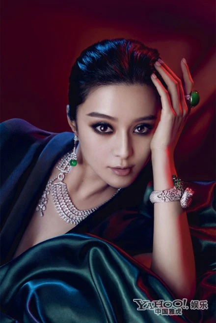 Phạm Băng Băng khoe ngực lộ liễu, đầy cám dỗ ảnh 3