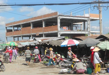 Tiểu thương chợ Phú Lạc ngại vào chợ mới ảnh 1