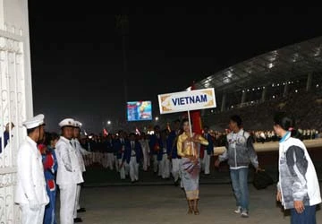 Khai mạc SEA Games 25 nhìn từ... phía "đằng sau" ảnh 3