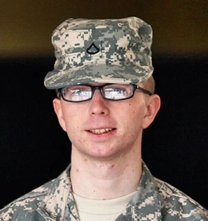 Bradley Manning bị truy tố ảnh 1