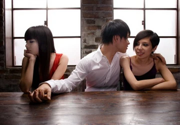 Sự chung thủy không tự đến ảnh 1