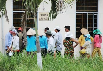 Vụ bé trai 14 tuổi bị hành hạ dã man: Nghi vấn mới: Hành cho chết để diệt khẩu? ảnh 1