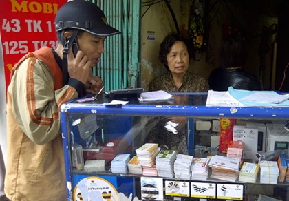 Sim sinh viên “lậu” bán rẻ như rau ảnh 1