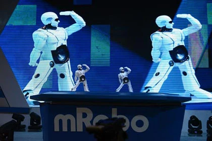 Truyền thông Mỹ ngỡ ngàng vì robot Tosy của Việt Nam ảnh 1 Truyền thông Mỹ ngỡ ngàng vì robot Tosy của Việt Nam ảnh 1