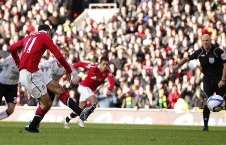MU “làm hỏng” ngày tái ngộ của Dalglish với Liverpool ảnh 2