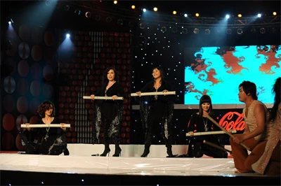 Phần biểu diễn độc đáo của nhóm 5 Dòng kẻ