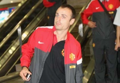 M.U chấp nhận hạ nửa giá, đẩy Berbatov sang Nga ảnh 1