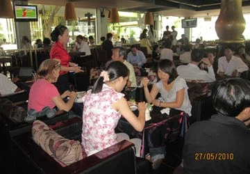 Nở rộ dịch vụ ăn theo World Cup 2010 ảnh 2