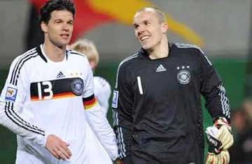 Thủ môn Enke bị tàu hỏa cán chết ảnh 1