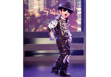 "Phiên bản Michael Jackson" 4 tuổi ảnh 1