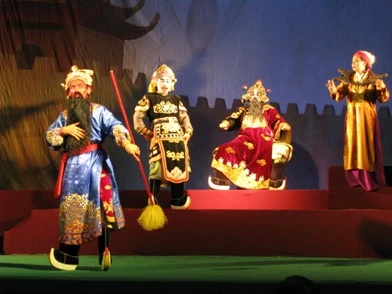 Xuân Hợi trong vai Đổng Kim Lân.