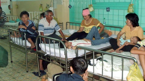 Sáng nay lật xe 18 người thương vong ảnh 1 Sáng nay lật xe 18 người thương vong ảnh 1