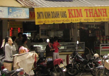 Băng cướp tiệm vàng bằng súng sa lưới ảnh 1