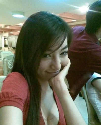 Elly: Vòng 1 quá khổ chỉ là photoshop? ảnh 2