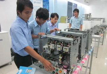 Nhiều trường ĐH vẫn thông báo tuyển sinh hệ trung cấp ảnh 1