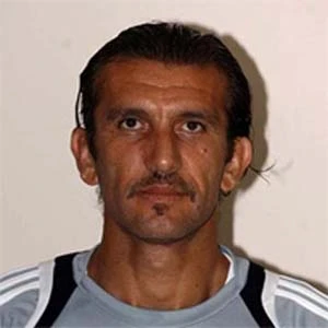 Đội hình tiêu biểu các cầu thủ xấu trai nhất lịch sử World Cup ảnh 1