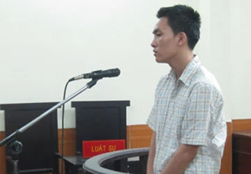 Cướp dây chuyền, bị chồng nạn nhân truy bắt ảnh 1