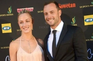 Siêu sao khuyết tật Pistorius bị bắt vì bắn chết bạn gái ảnh 1