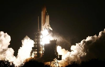 Cận cảnh tàu con thoi Endeavour "xé gió" lần cuối ảnh 7