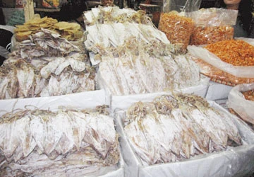 Chưa thể khẳng định có “mực cao su” trên thị trường ảnh 1