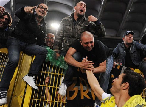 Inter nhẹ nhàng đòi lại ngôi đầu Serie A ảnh 1