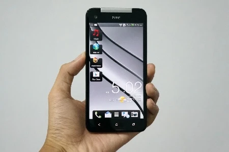 Những smartphone đình đám sắp về Việt Nam đầu năm 2013 ảnh 2