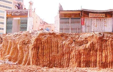 Tường thành Đại La bị xâm hại: Cảnh báo nhiều lần vẫn làm ngơ ảnh 1