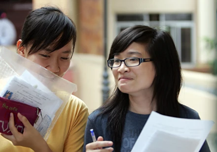 Niềm vui của thí sinh làm được bài trong buổi thi sáng nay (Ảnh: Việt Hưng) Niềm vui của thí sinh làm được bài trong buổi thi sáng nay (Ảnh: Việt Hưng)