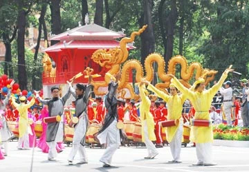 Kỷ niệm 35 năm ngày giải phóng miền Nam: Triệu trái tim hòa cùng một nhịp ảnh 1