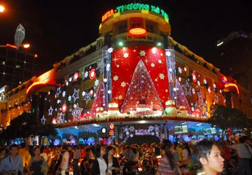 Sài Gòn tưng bừng đón Giáng sinh ảnh 1