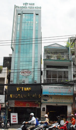 Cận cảnh phố nhà nghiêng ảnh 3