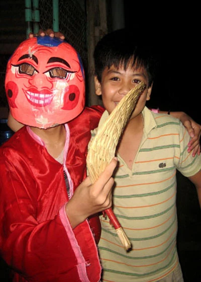 Thần Tài, Thổ Địa xuống phố chúc xuân ảnh 3 Thần Tài, Thổ Địa xuống phố chúc xuân ảnh 3