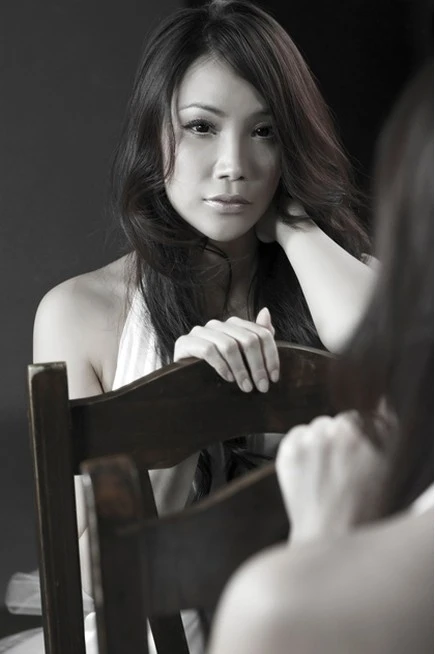 Hồ Quỳnh Hương đẹp buồn ảnh 8