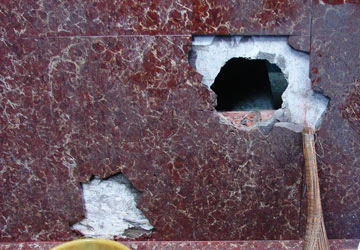 Nổ bình khí bơm bong bóng, một người chết ảnh 1