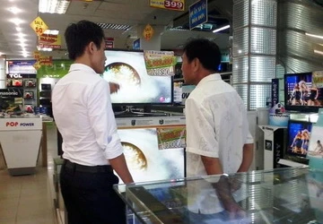 Tránh bẫy mua hàng trả góp ảnh 1