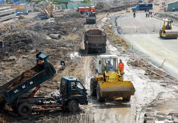 Đầu tư công chèn ép đầu tư tư nhân ảnh 1