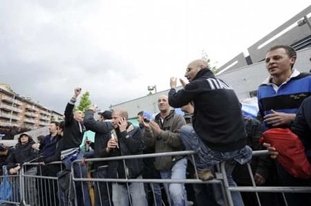 Mourinho bất ngờ tặng quà cho fan Inter ảnh 4