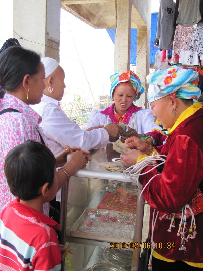 Phóng sự ảnh: Nhộn nhịp chợ tết vùng cao Cao Bằng ảnh 5