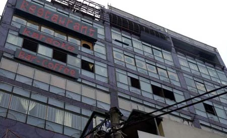 Nhà hàng 14 tầng bốc khói, nhân viên hoảng loạn ảnh 10