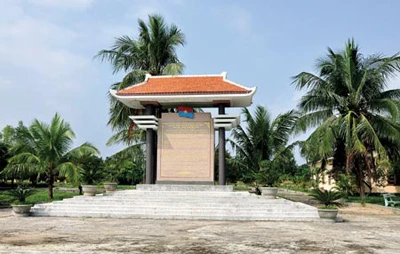 Thăm lại trụ sở Chính phủ Cách mạng lâm thời Cộng hòa miền Nam Việt Nam trên tuyến lửa năm xưa... ảnh 2