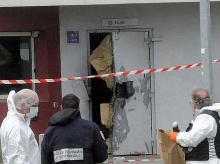 Pháp: Dùng thuốc nổ phá cửa vượt ngục như phim ảnh 1