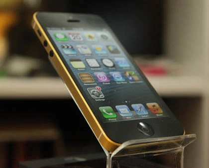 iPhone 5 mạ vàng, khảm hình rồng ở Việt Nam ảnh 5