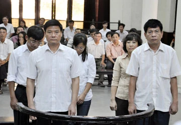Dũng "tổng": "Cho mượn xe công chỉ đáng phê bình!" ảnh 1 Dũng "tổng": "Cho mượn xe công chỉ đáng phê bình!" ảnh 1
