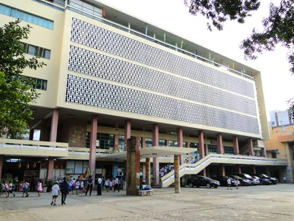 Bé trai 8 tuổi phá án ở Cung Thiếu nhi Hà Nội ảnh 1