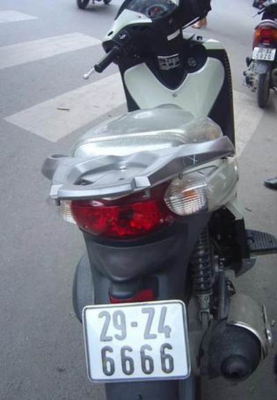 Lái xe biển 6666 nhổ bọt vào cảnh sát giao thông đã khai địa chỉ "ma" ảnh 1