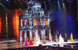 Chung kết Hoa hậu Hoàn vũ 2008: Đậm sắc màu Việt Nam ảnh 2 Chung kết Hoa hậu Hoàn vũ 2008: Đậm sắc màu Việt Nam ảnh 2