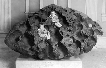 Những thiên thạch khổng lồ lao xuống trái đất ảnh 8 Những thiên thạch khổng lồ lao xuống trái đất ảnh 8