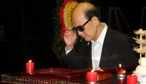 Các nghệ sĩ khóc thương tiễn đưa "trưởng thôn" Văn Hiệp ảnh 3